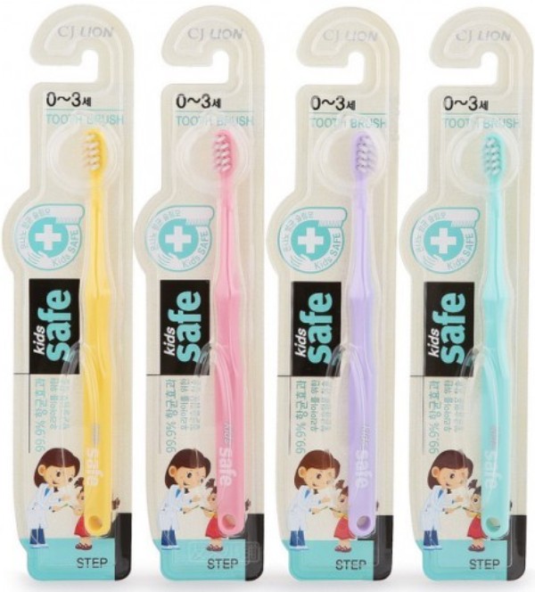 Зубная щетка детская CJ Lion "Kids Safe" с нано-серебряным покрытием от 0 до 3 лет