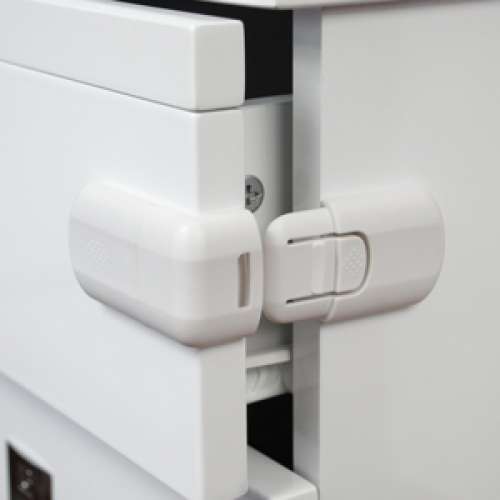 13577 Замок для выдвижных шкафчиков Lubby 